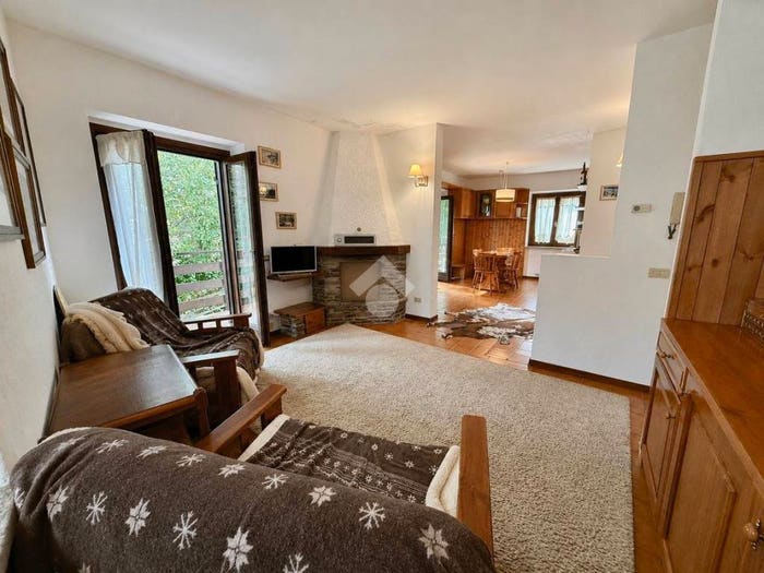 Appartamento trilocale in vendita in Via Glere, Centro, Temù