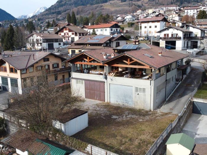 Casa con 6 locali in vendita in Via Bernina, Centro, Borno