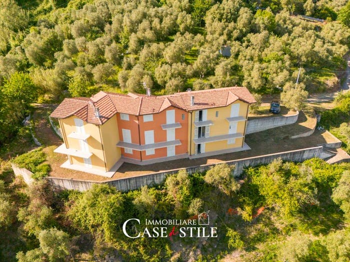 Casa con 5 locali in vendita in Via Marzabotto, Aulla