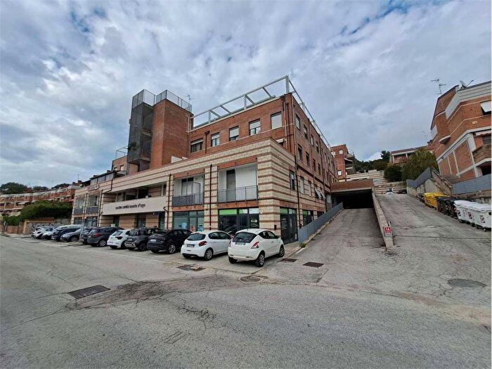 Appartamento bilocale in vendita in Tiraboschi G, Q, Ancona