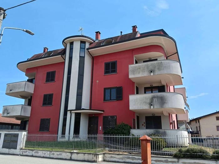 Appartamento trilocale in vendita in via del Cervo, Centro, Borgomanero