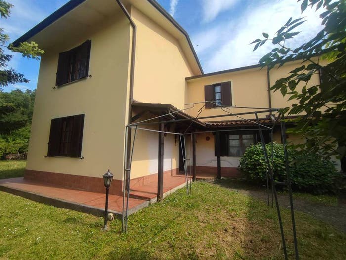 Casa con 6 locali in vendita in Aulla
