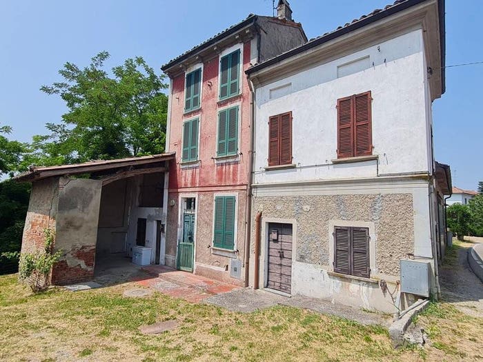 Casa quadrilocale in vendita in Frazione Torretta, Casa Bianca, Montù Beccaria