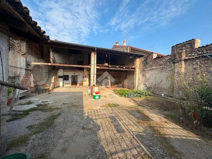 Casa bilocale in vendita in Via marconi, Cividate al Piano