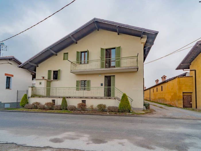 Casa con 6 locali in vendita in Via Ceresa, Busca