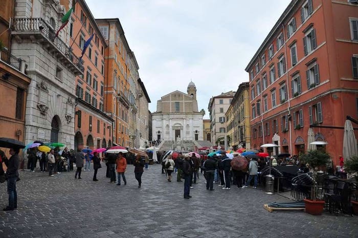 Appartamento quadrilocale in vendita in VIA SCRIMA, Piano, Ancona