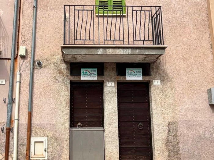 Appartamento trilocale in vendita in Via Perella, Centro, Rocca di Cambio