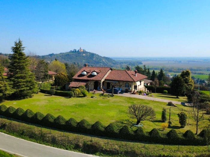 Casa con 6 locali in vendita in Via Sant'Ilario, Centro, Pietra Marazzi