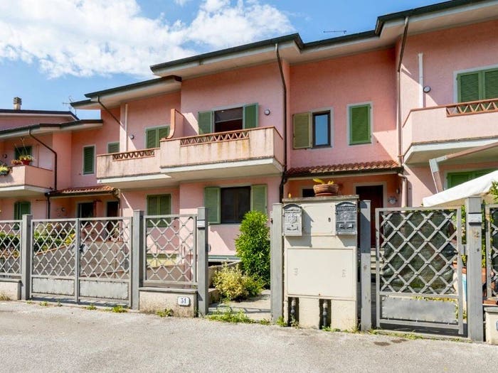 Casa con 6 locali in vendita in Via Sandro Pertini, Vittoria Apuana, Forte dei Marmi