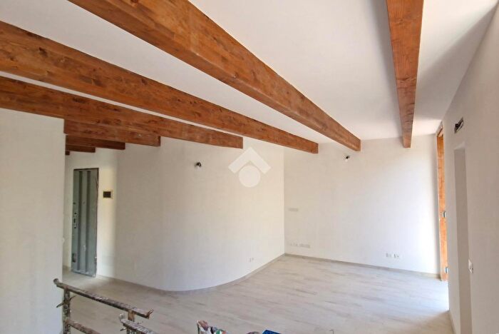 Appartamento trilocale in vendita in Via Meceti, Loano