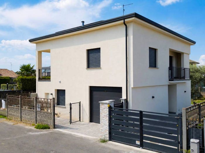 Casa quadrilocale in vendita in Via Enrico Fermi, Centro, Cogliate