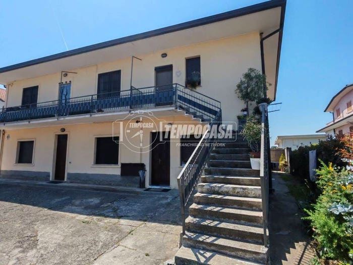 Appartamento trilocale in vendita in Via Aldo Moro, Bulgorello, Cadorago