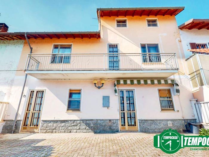 Casa con 5 locali in vendita in Via Dottor Magnani, Breme