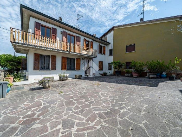 Casa con 6 locali in vendita in via Matteotti, Case Cocconi, Campegine