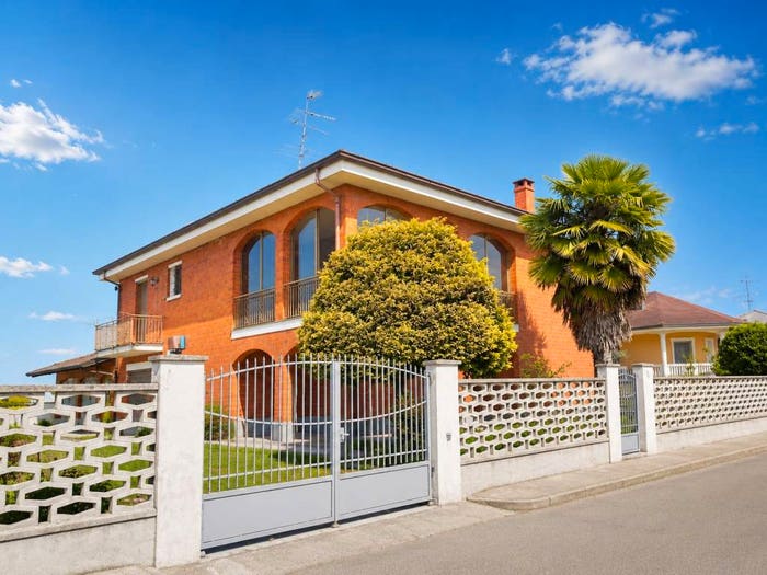Casa con 6 locali in vendita in Vicolo Monte Rosa, Quinto Vercellese