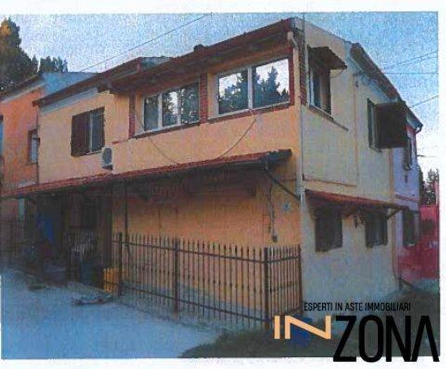 Appartamento trilocale in vendita in Strada DEI FIORI, Chieti Città, Chieti