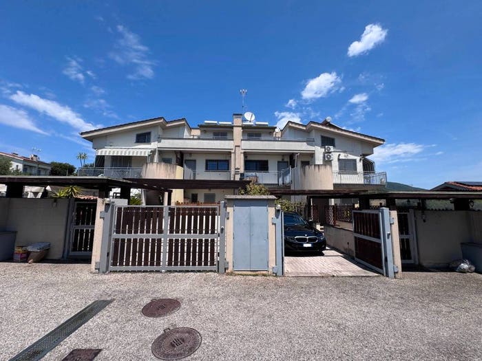 Appartamento trilocale in vendita in Strada Vicinale di Montecagnoletto, Montecagnoletto Monte Giove, Genzano di Roma