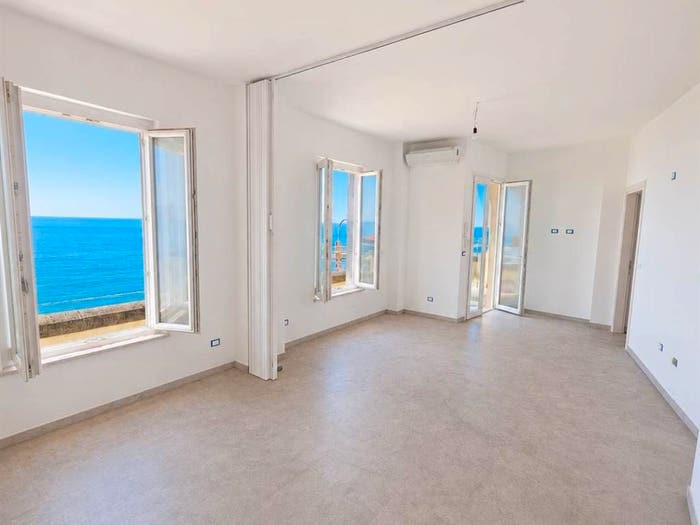 Appartamento con 5 locali in vendita in Centro Storico Sant'Ampelio, Bordighera