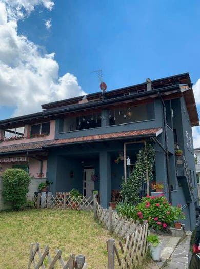 Appartamento con 6 locali in vendita in Via Ruggero Leoncavallo, Canegrate