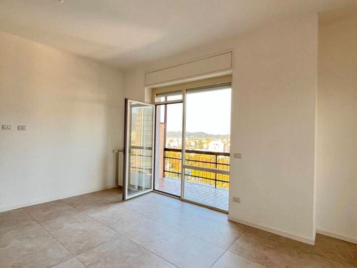 Appartamento trilocale in vendita in Via Luigi Reverberi, Via Veneto Borgo Trento, Brescia