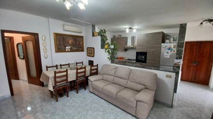 Appartamento quadrilocale in vendita in Via Massimo d'Azeglio, Centro, Giuliano di Roma