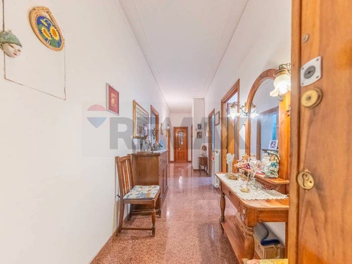 Appartamento trilocale in vendita in Via Aprile, Centro Storico, Genzano di Roma