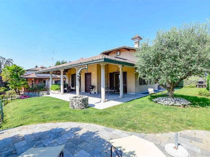 Casa con 6 locali in vendita in via Bisbino, Centro, Casnate con Bernate
