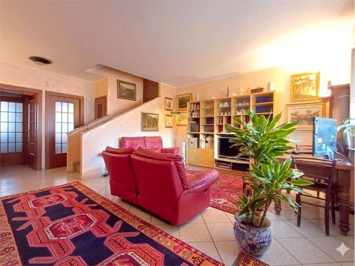 Casa con 6 locali in vendita in via Fenoglio, Centro, Ciriè
