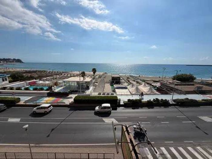 Appartamento con 5 locali in vendita in Piazza San Benedetto, Albissola Marina