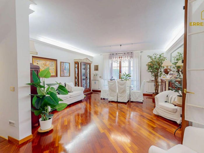 Casa quadrilocale in vendita in Via Pietro Ubaldo Angeletti, Collina delle Muse, Roma