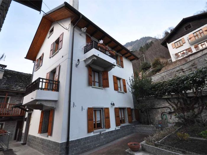 Appartamento quadrilocale in vendita in Via Prea, Centro, Baceno