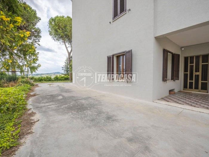 Appartamento quadrilocale in vendita in Via Illuminati, Centro, Urbisaglia