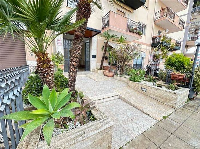 Appartamento quadrilocale in vendita in Via Adolfo Holm, Noce, Palermo