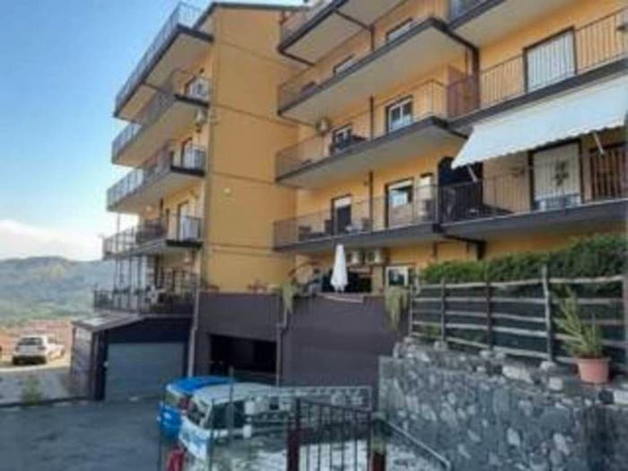 Appartamento con 6 locali in vendita in Via Salita Cavallaro, Gaggi