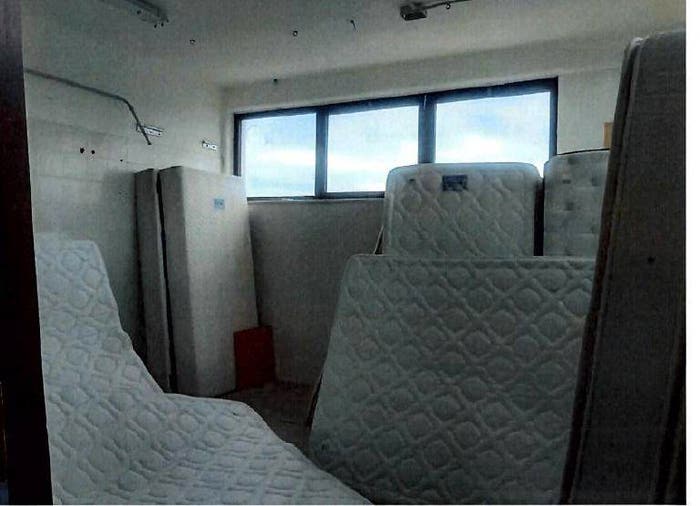 Casa con 6 locali in vendita in Renzo Megni, Centro, Gualdo Tadino