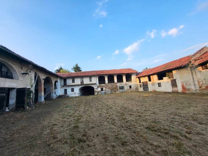 Casa con 6 locali in vendita in Strada Sant'Antonio, Abbadia Alpina, Pinerolo