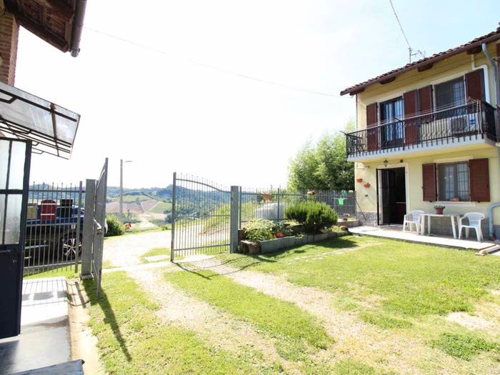 Casa quadrilocale in vendita in Santo Stefano Roero