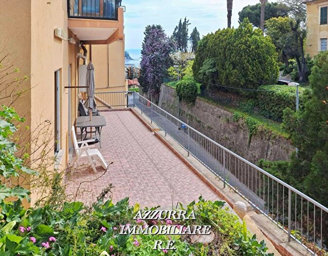 Appartamento quadrilocale in vendita in Via Filippo Gentile, Albissola Marina
