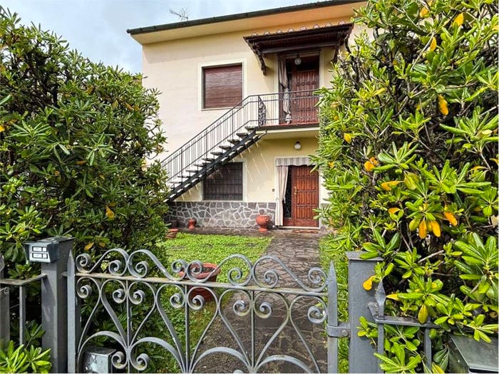 Appartamento quadrilocale in vendita in Via della Chiesa XI, Nave, Lucca