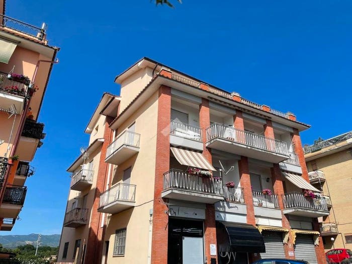 Appartamento con 5 locali in vendita in Via Aldo Moro, Centro, Gallicano nel Lazio