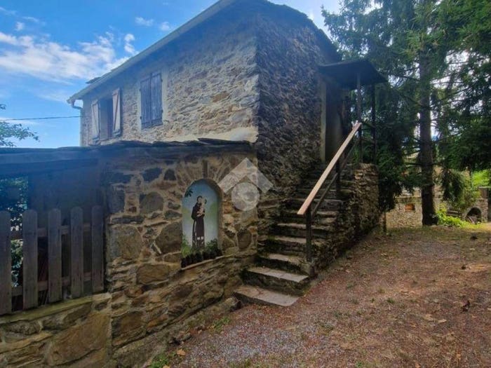 Casa con 6 locali in vendita in VIA GRATTINO INF, Grattino, Molini di Triora