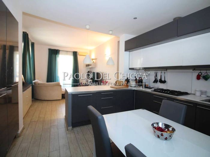 Appartamento con 5 locali in vendita in Via Giosuè Borsi, Calzabigi, Livorno