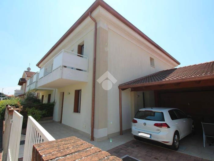 Casa quadrilocale in vendita in Viale Magellano, Santa Maria, Camisano Vicentino