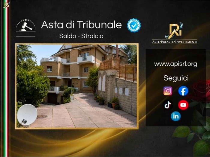 Appartamento con 6 locali in vendita in Via Gerolamo Sambiase, Panebianco Stadio Città Acquedotto, Cosenza