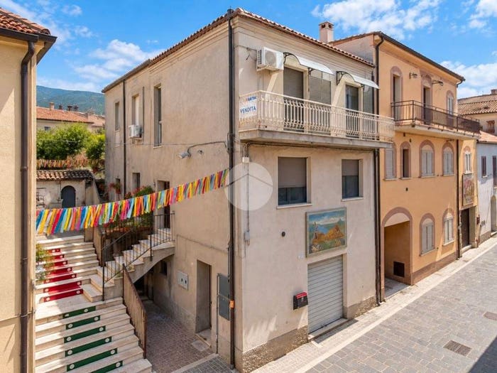 Appartamento quadrilocale in vendita in Via San Filippo, Casoli, Atri