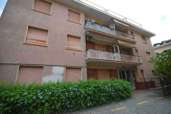Appartamento con 5 locali in vendita in Piazza Fabio Marengo, Centro, Moneglia