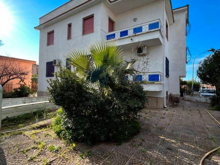 Casa con 5 locali in vendita in Viale Cesare Tallone, Baia Verde, Castel Volturno