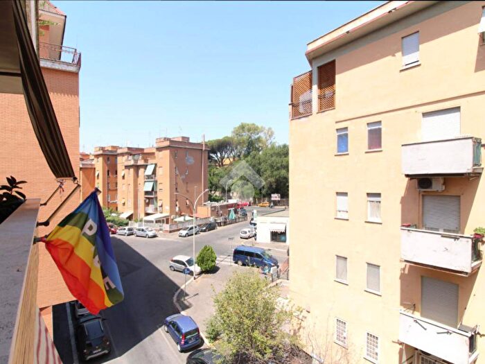 Appartamento bilocale in vendita in Via Giovanni Angelini, Portuense, Roma