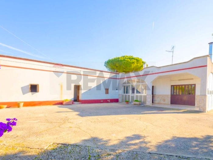 Casa con 6 locali in vendita in Strada Franzullo, Martina Franca