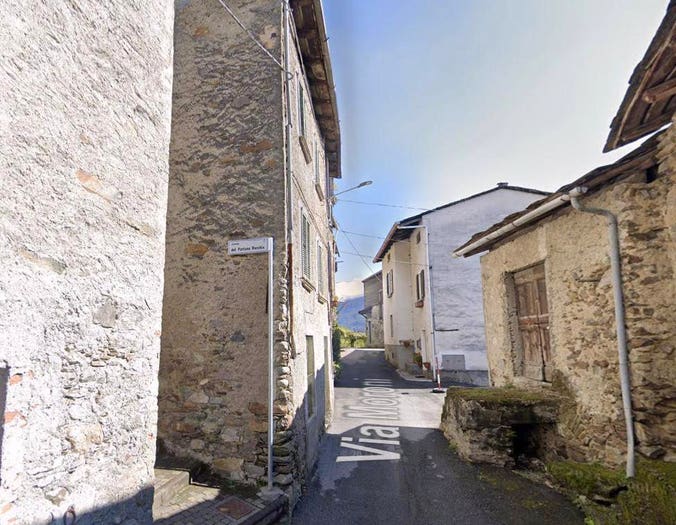 Appartamento bilocale in vendita in Via Moroni Snc, Castione Andevenno